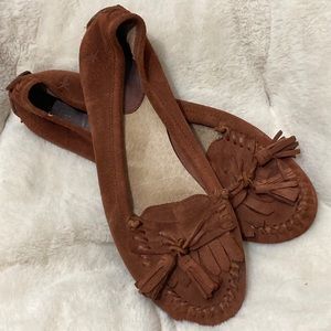 FRYE coral moccasins